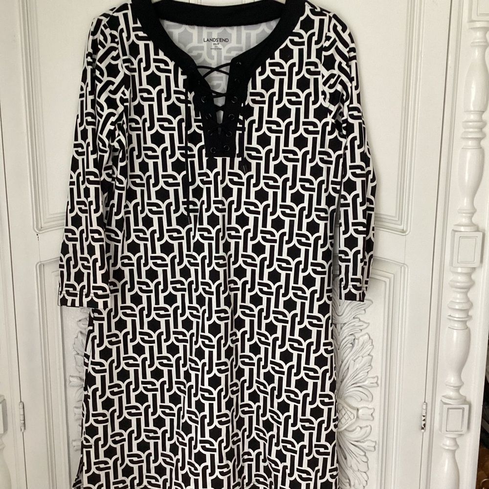Lands' End Black and White V-Neck shift Dress